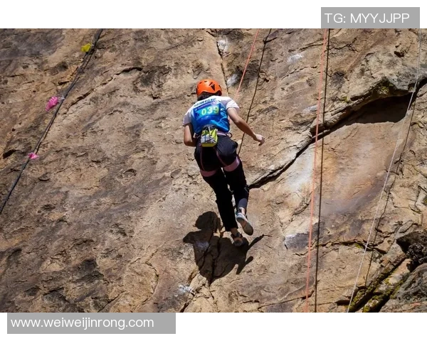 武汉攀岩队与广州攀岩队赛后复盘分析意识碰撞与团队协作的深度探讨 武汉攀岩队与广州攀岩队赛后复盘分析意识碰撞与团队协作的深度探讨