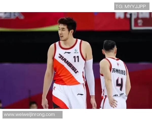 吴冠希：从篮球新星到职业生涯的辉煌蜕变之路