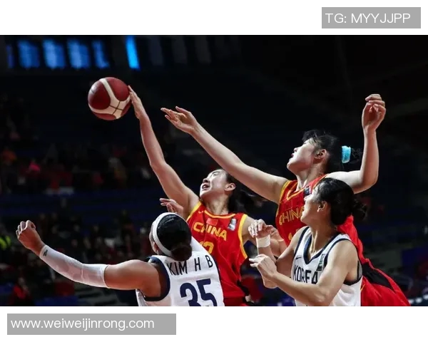 女篮明星李梦挑战成年男子篮球赛展现巾帼不让须眉的风采与实力 女篮明星李梦挑战成年男子篮球赛展现巾帼不让须眉的风采与实力