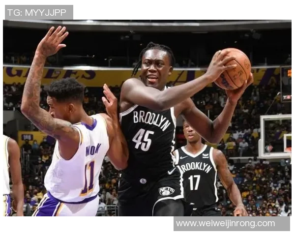 湖人队季前赛对决独行侠全景回顾与精彩瞬间分析 湖人队季前赛对决独行侠全景回顾与精彩瞬间分析