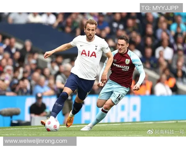 凯恩的传奇之路：从足球天才到世界级教练的华丽转身